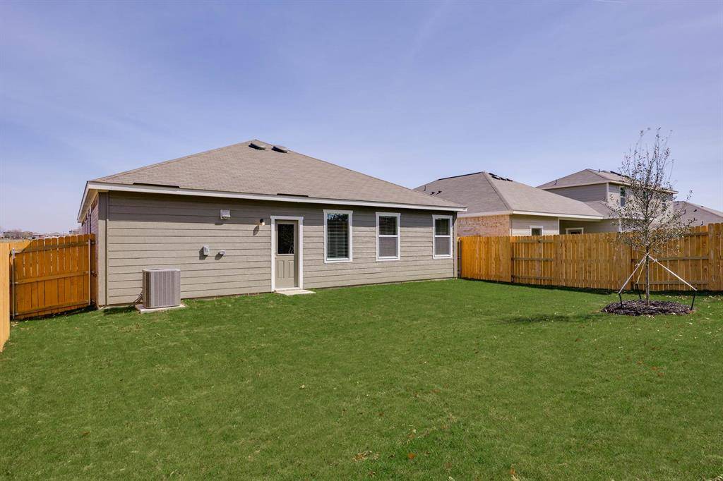 1718 Paul Drive, Seagoville, TX 75159
