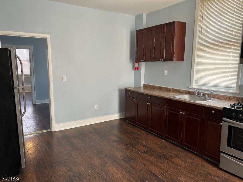 150 Stuyvesant Ave #1L, Newark City, NJ 07106