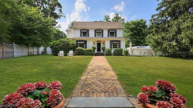 6 Childsworth Ave, Bernardsville Boro, NJ 07924