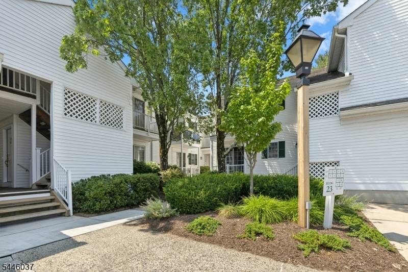7 Smithfield Ct #7, Bernards Twp., NJ 07920