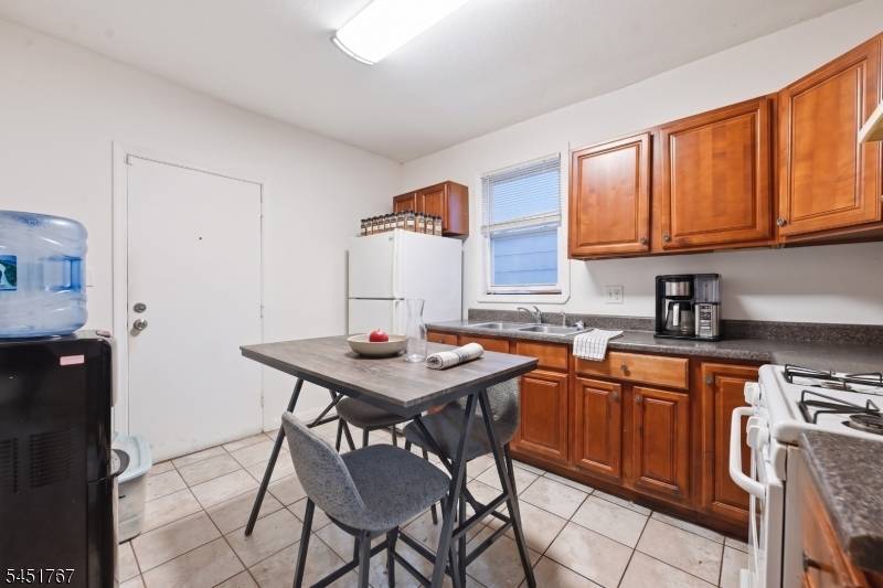 21 N 18Th St, East Orange City, NJ 07017
