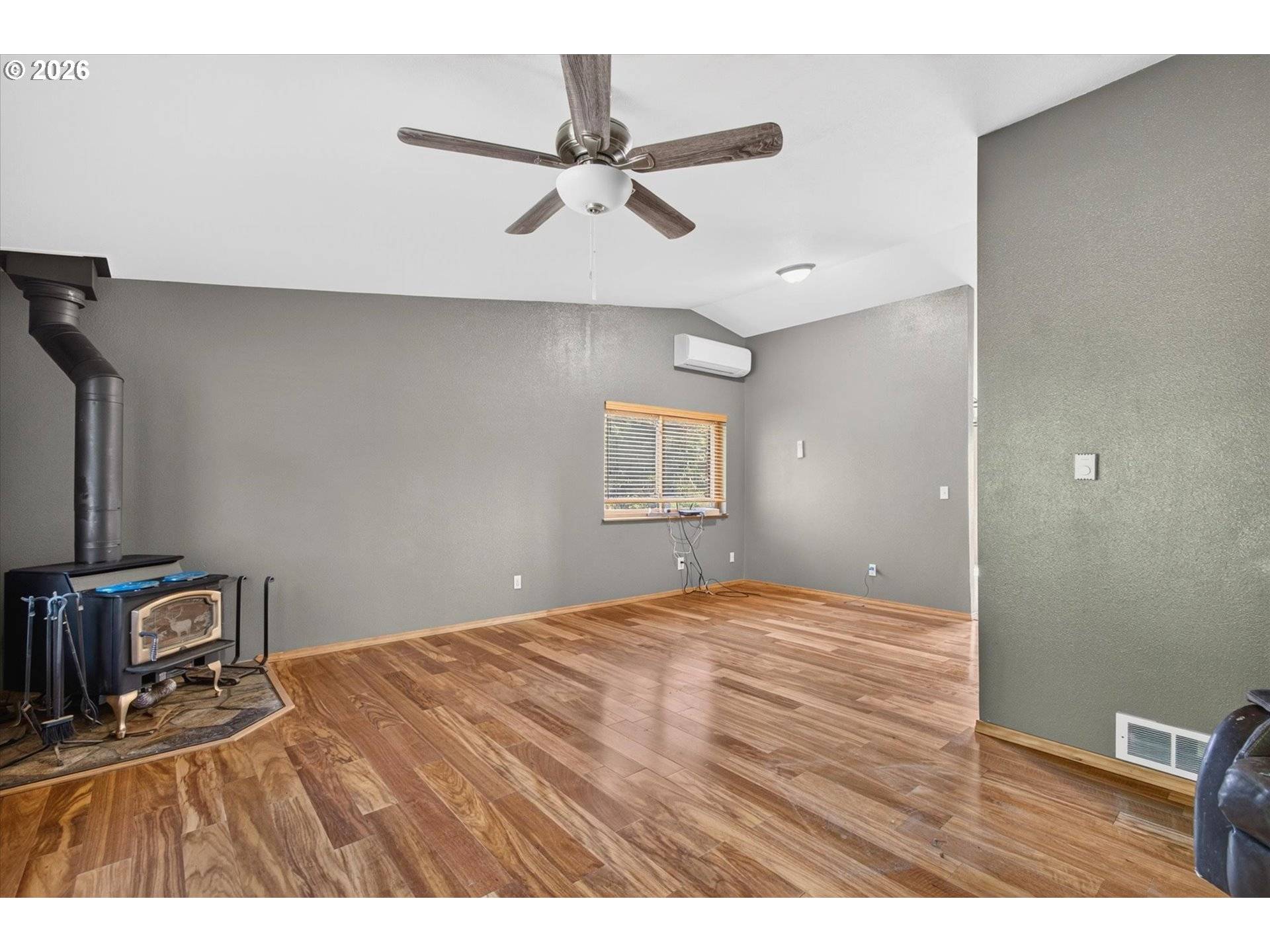 185 WESTSIDE HWY, Vader, WA 98593