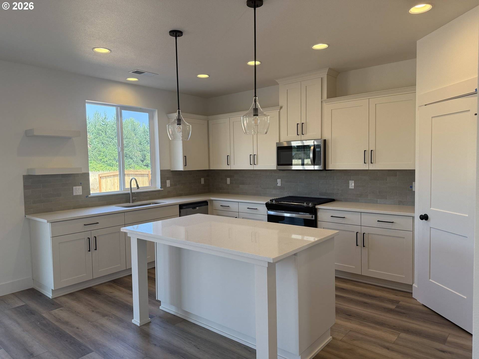 1260 Rachel LN, Molalla, OR 97038