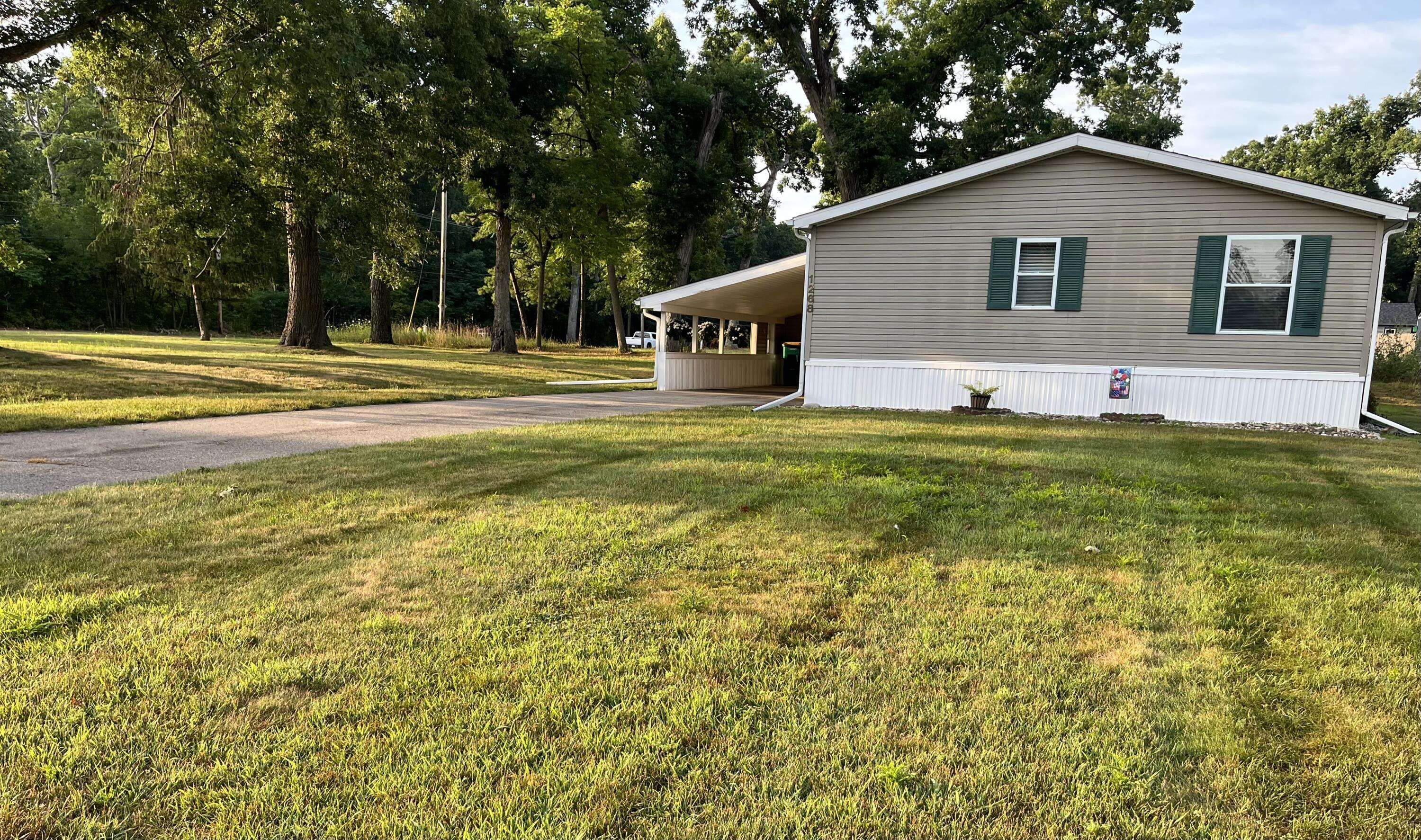 1268 Oak Brook LN, Portage City, MI 49002