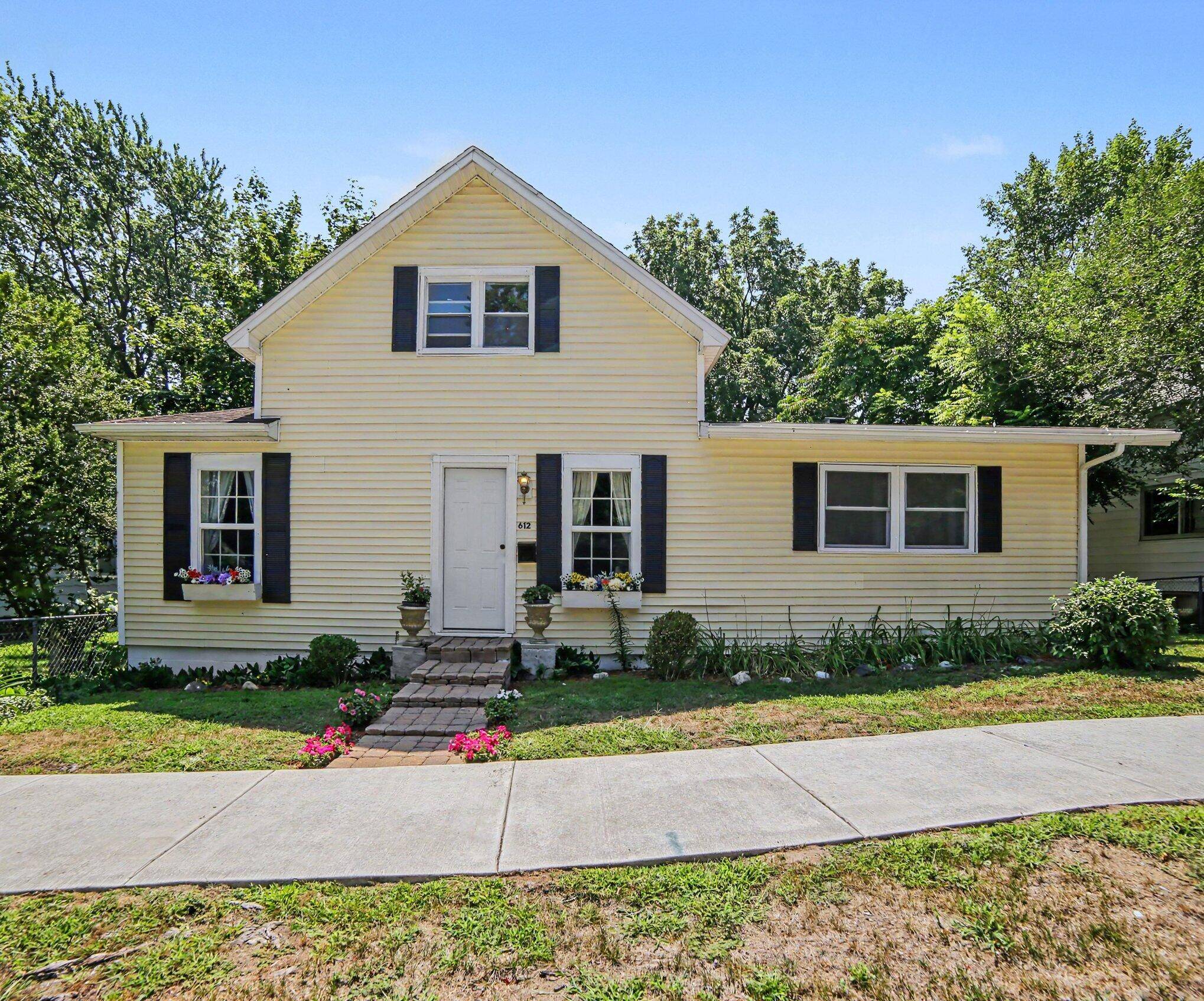 612 E Melendy ST, Ludington, MI 49431