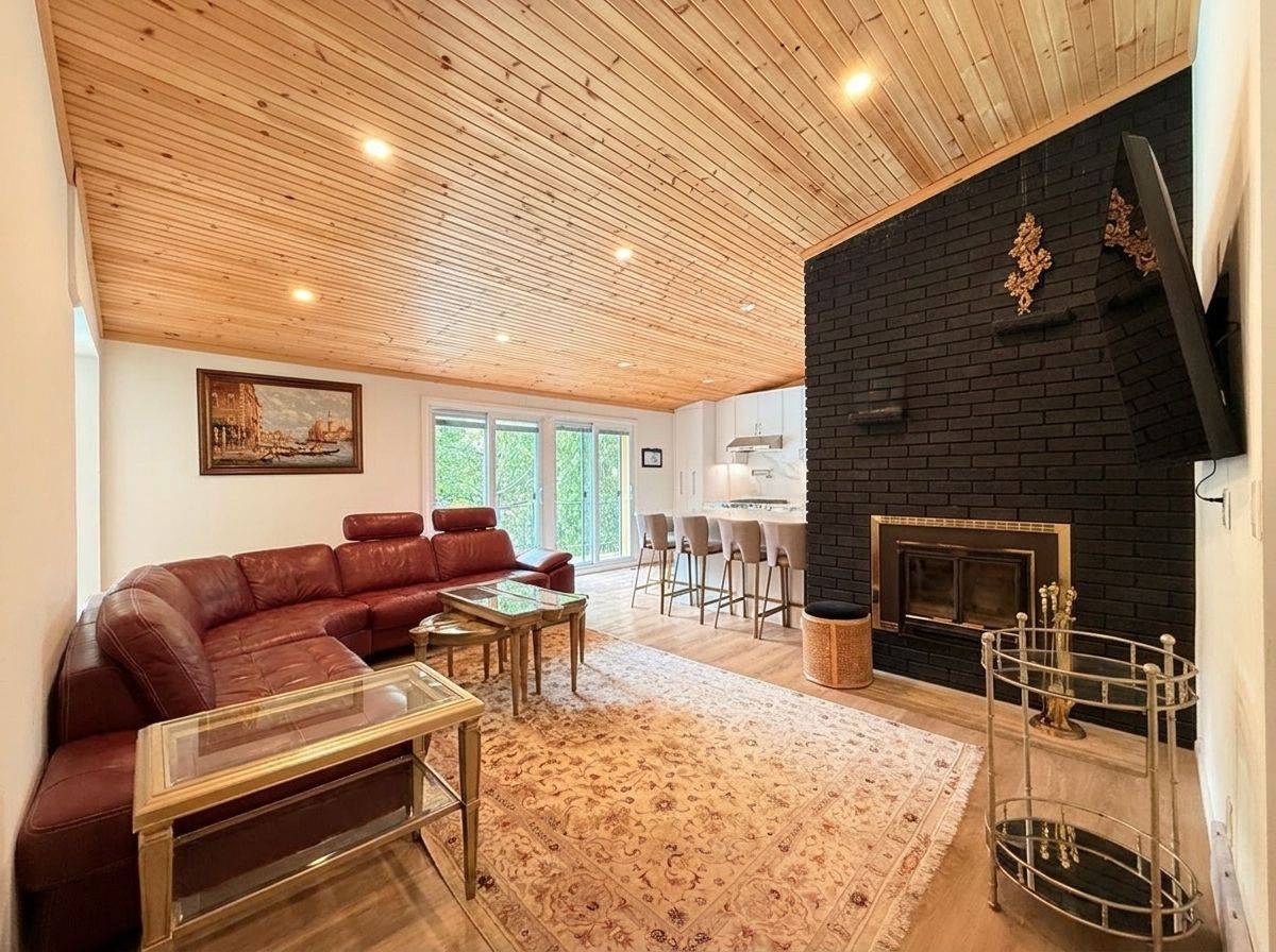 225 Carrville RD, Richmond Hill, ON L4C 6E4