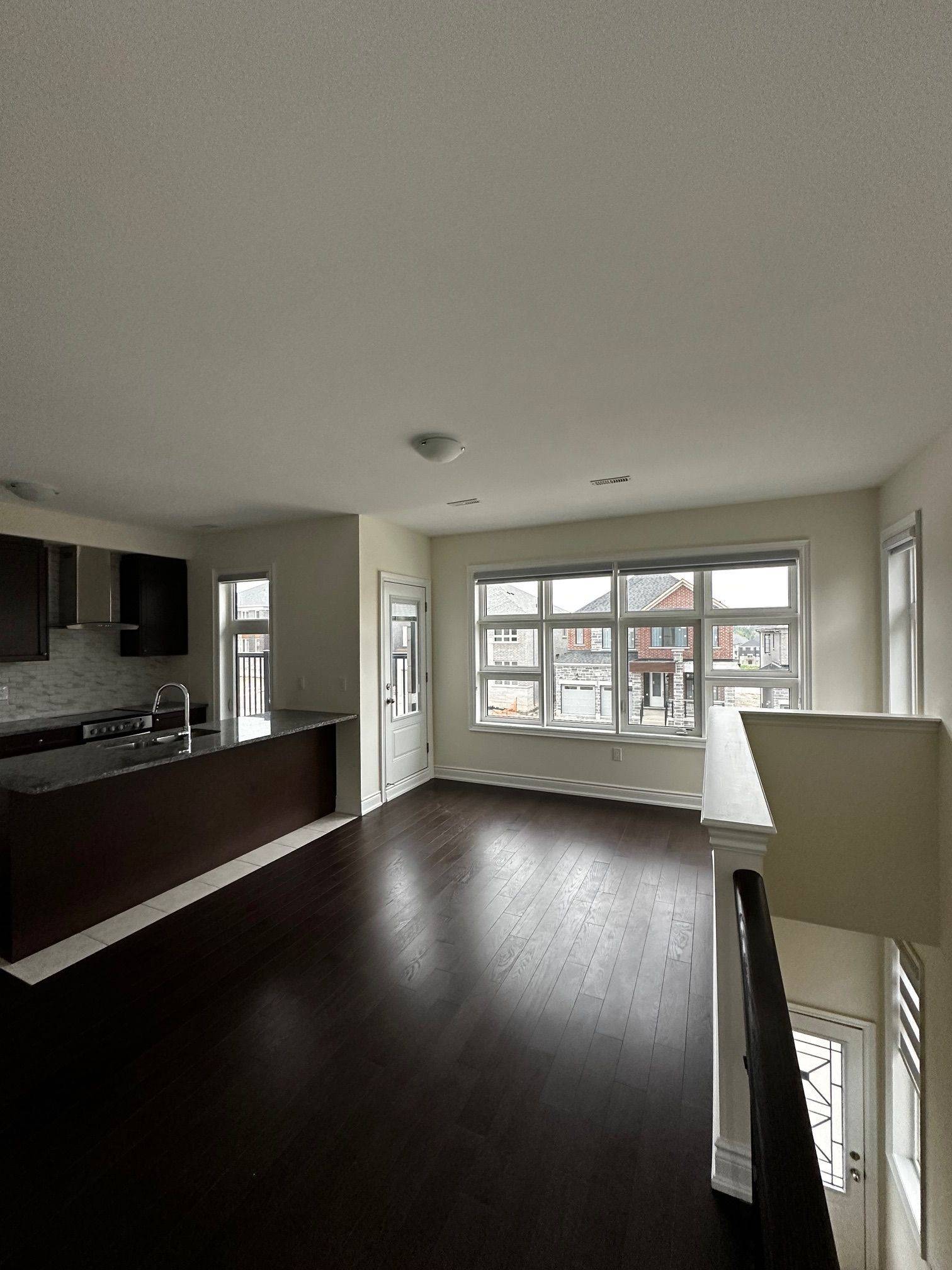 33 Rowe ST #COACH, Bradford West Gwillimbury, ON L3Z 4M9