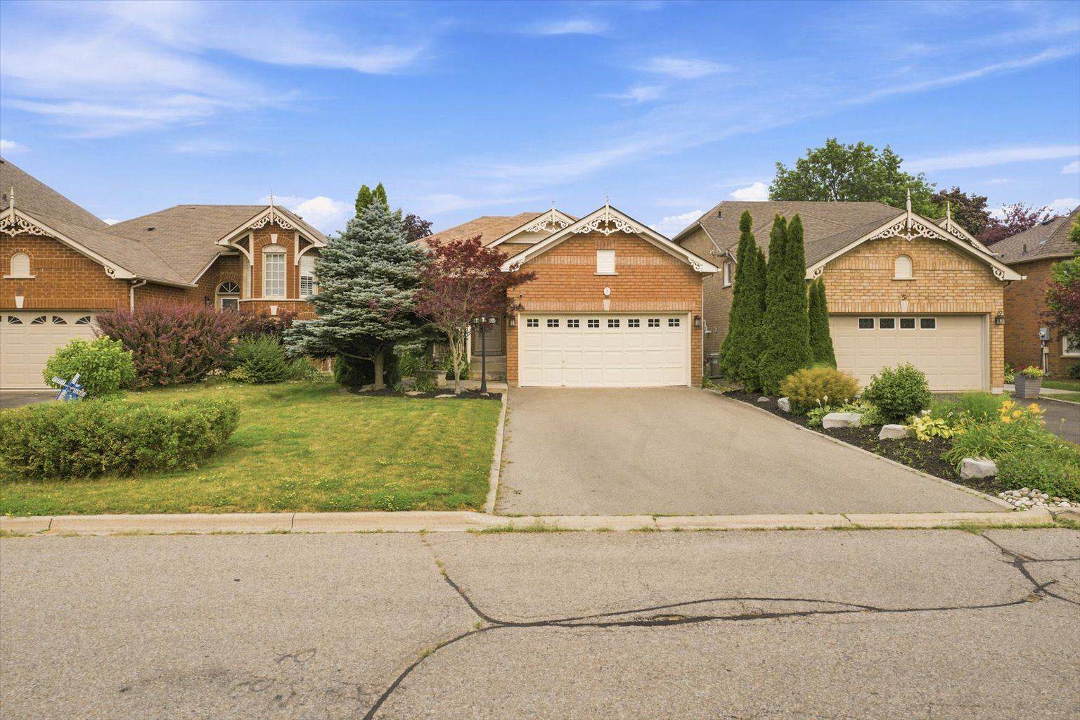 7 Bradwick CT, Caledon, ON L7C 1C9