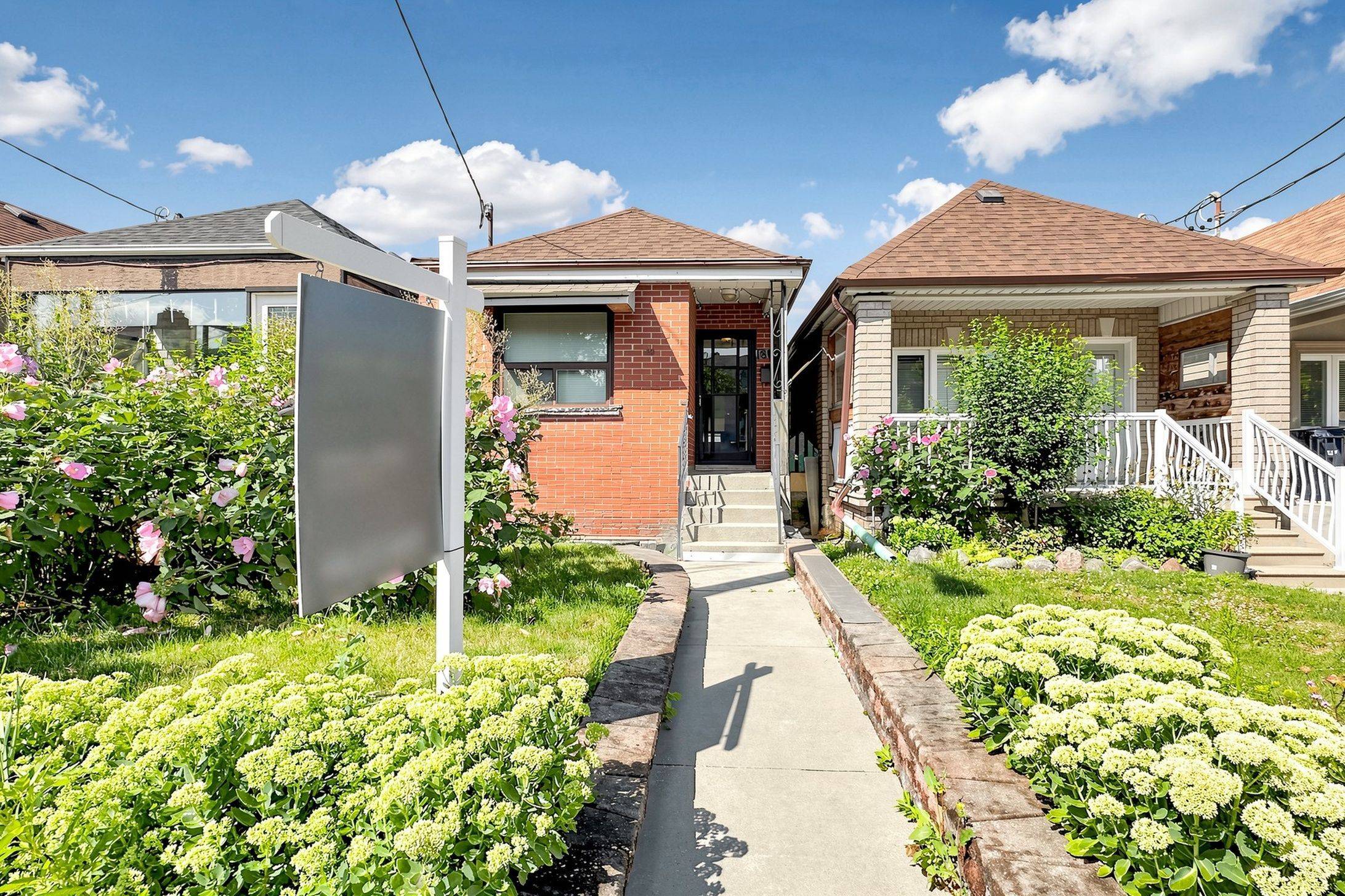 180 Gilbert AVE, Toronto W03, ON M6E 4W5