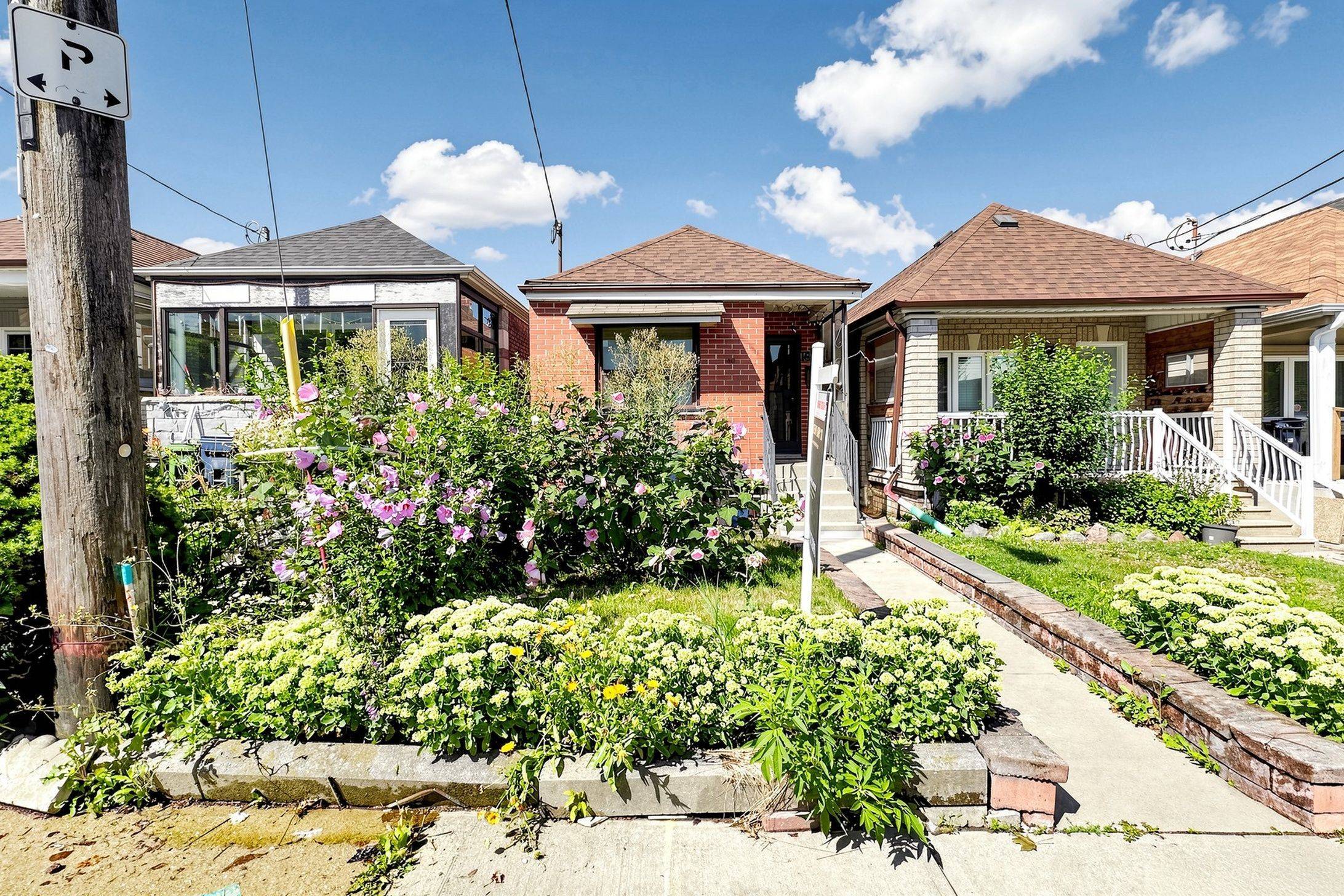 180 Gilbert AVE, Toronto W03, ON M6E 4W5