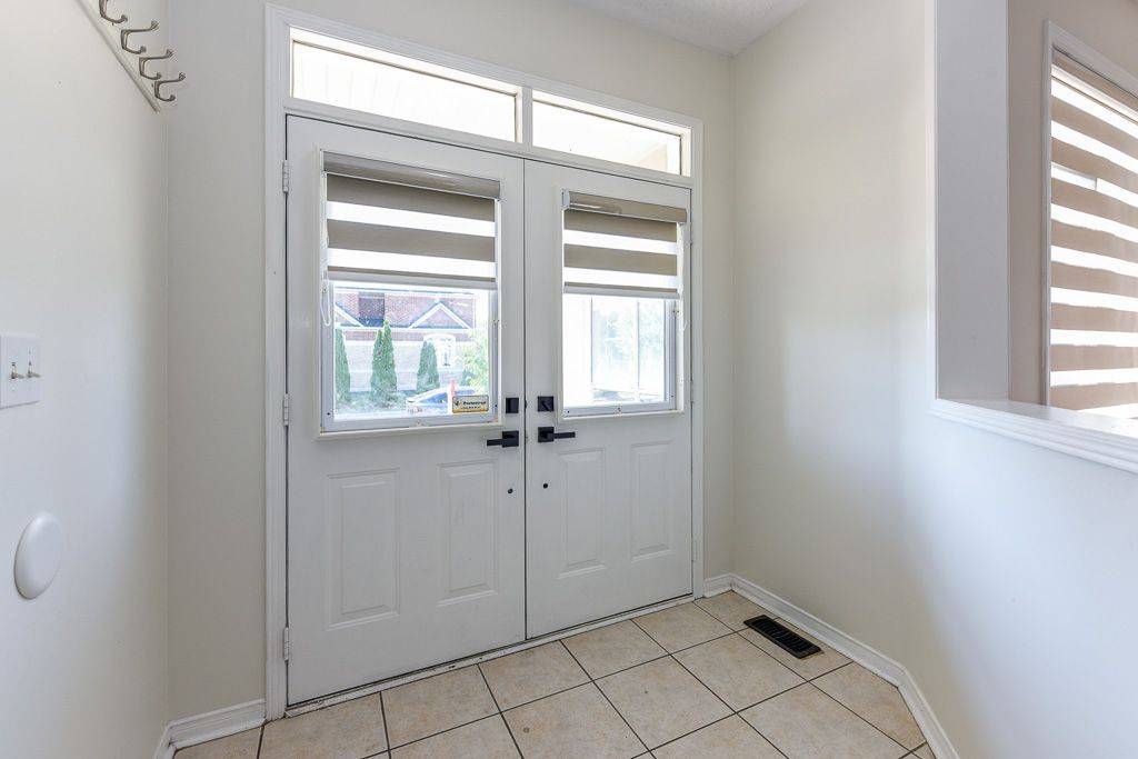 44 Overture LN, Brampton, ON L6S 6H8