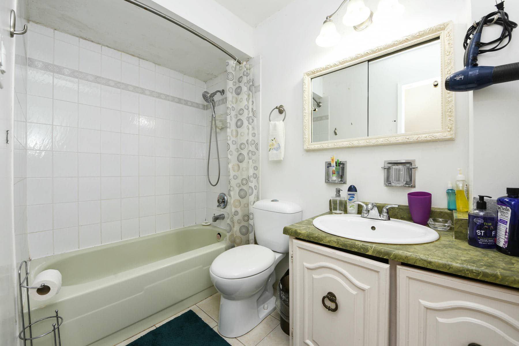 3295 Chipley CRES, Mississauga, ON L4T 2E3