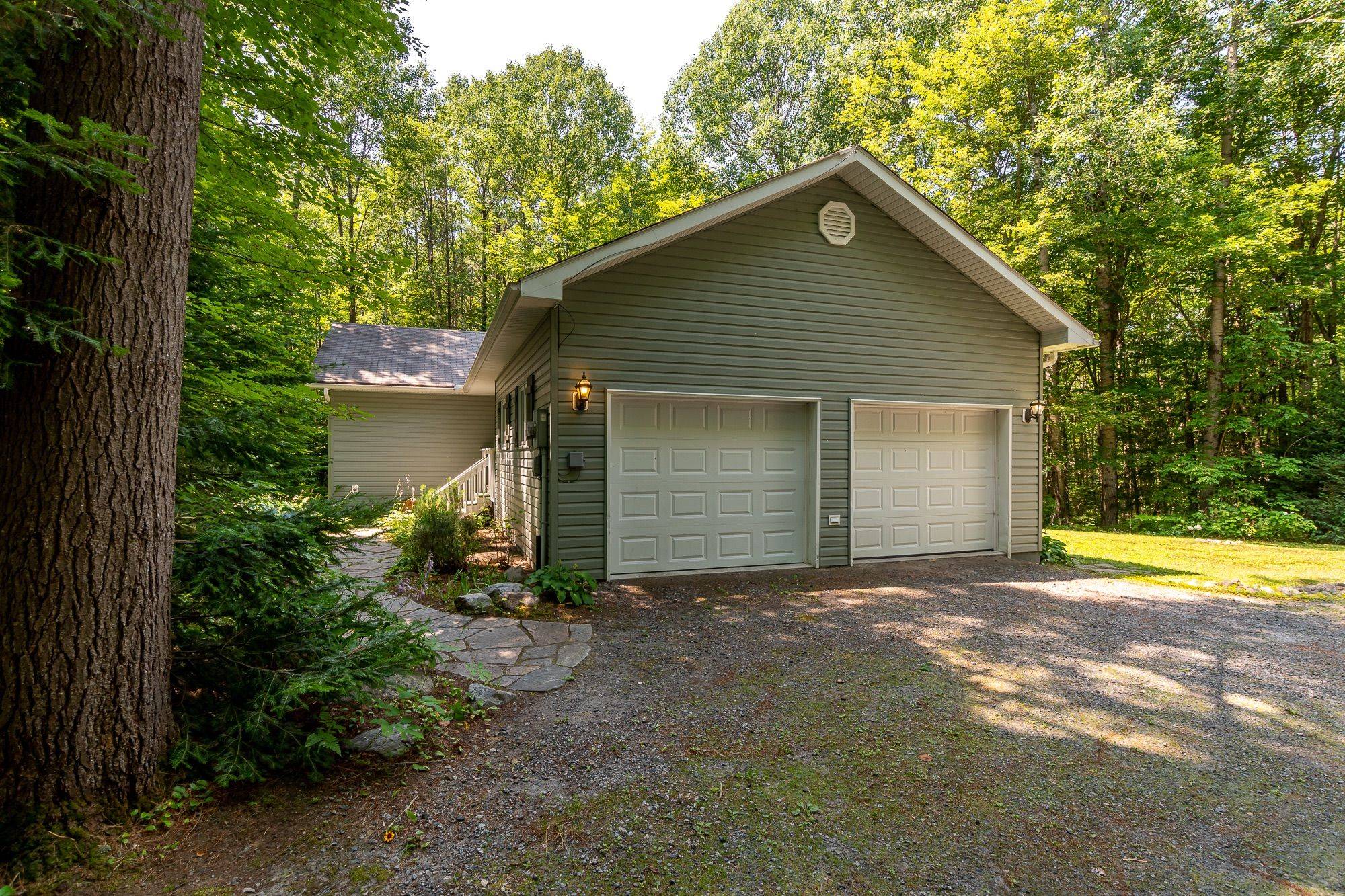 592 White House RD, Huntsville, ON P1H 2J3