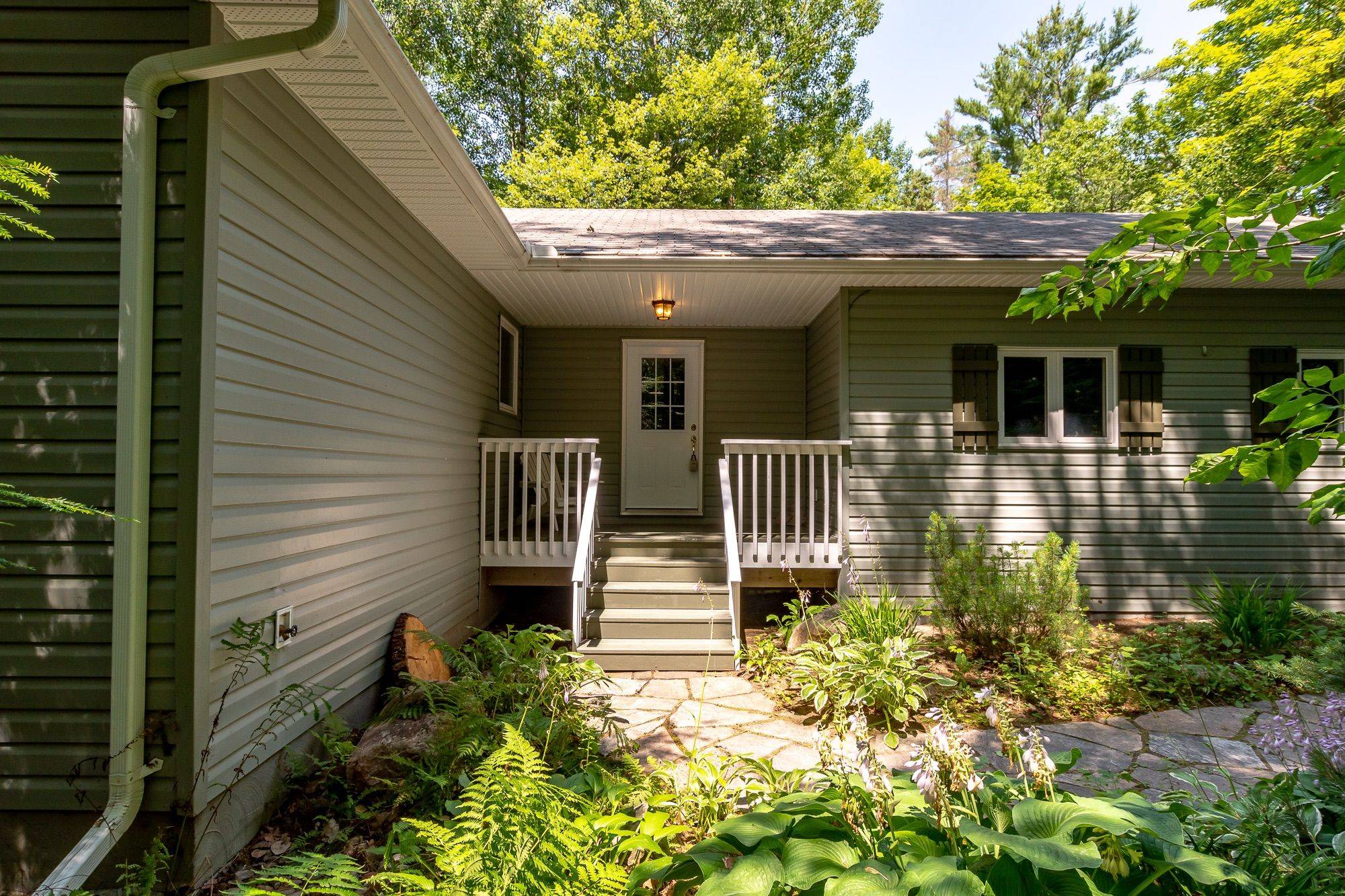 592 White House RD, Huntsville, ON P1H 2J3