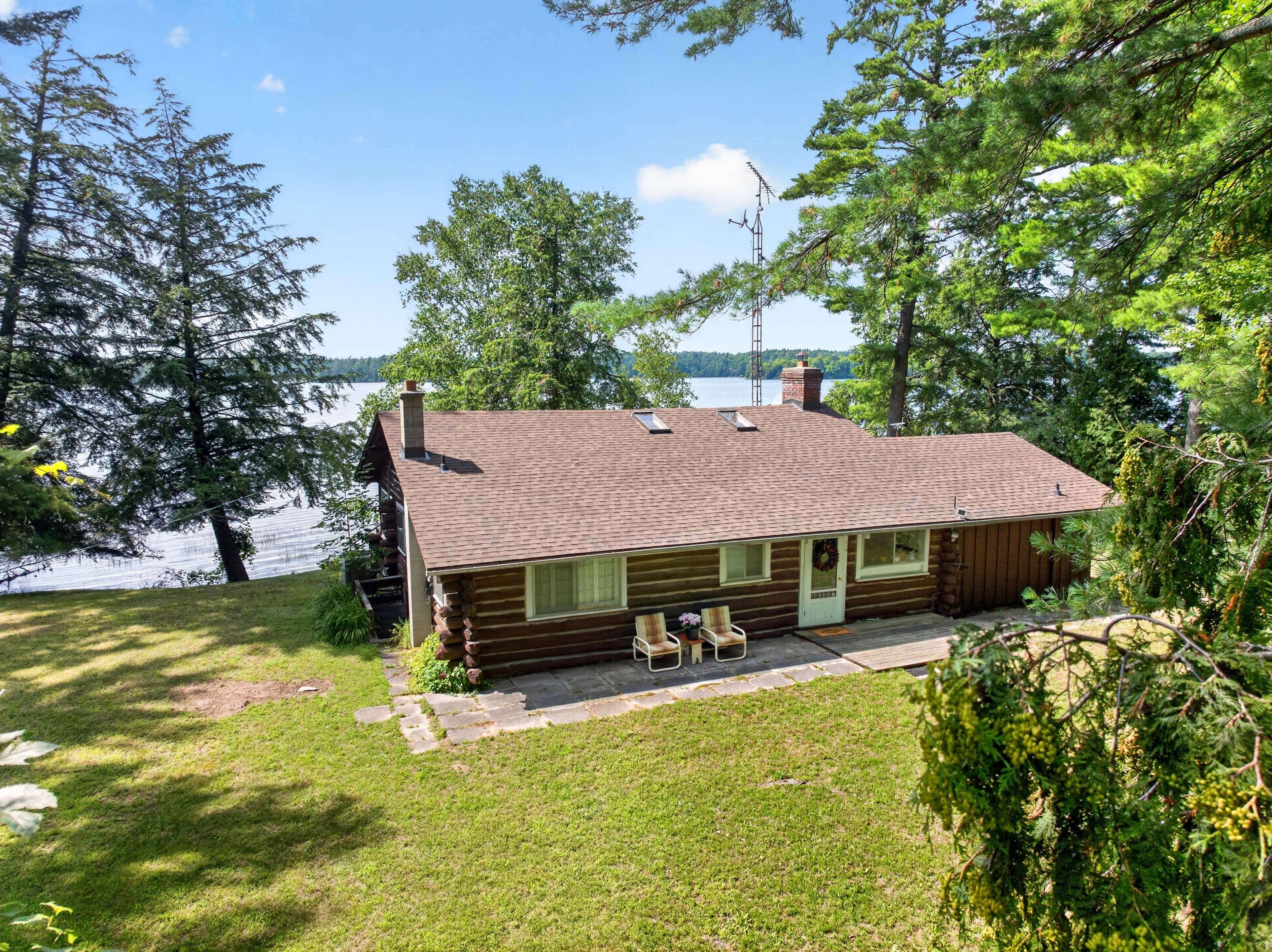 37 Barrel Point RD, Rideau Lakes, ON K0G 1E0