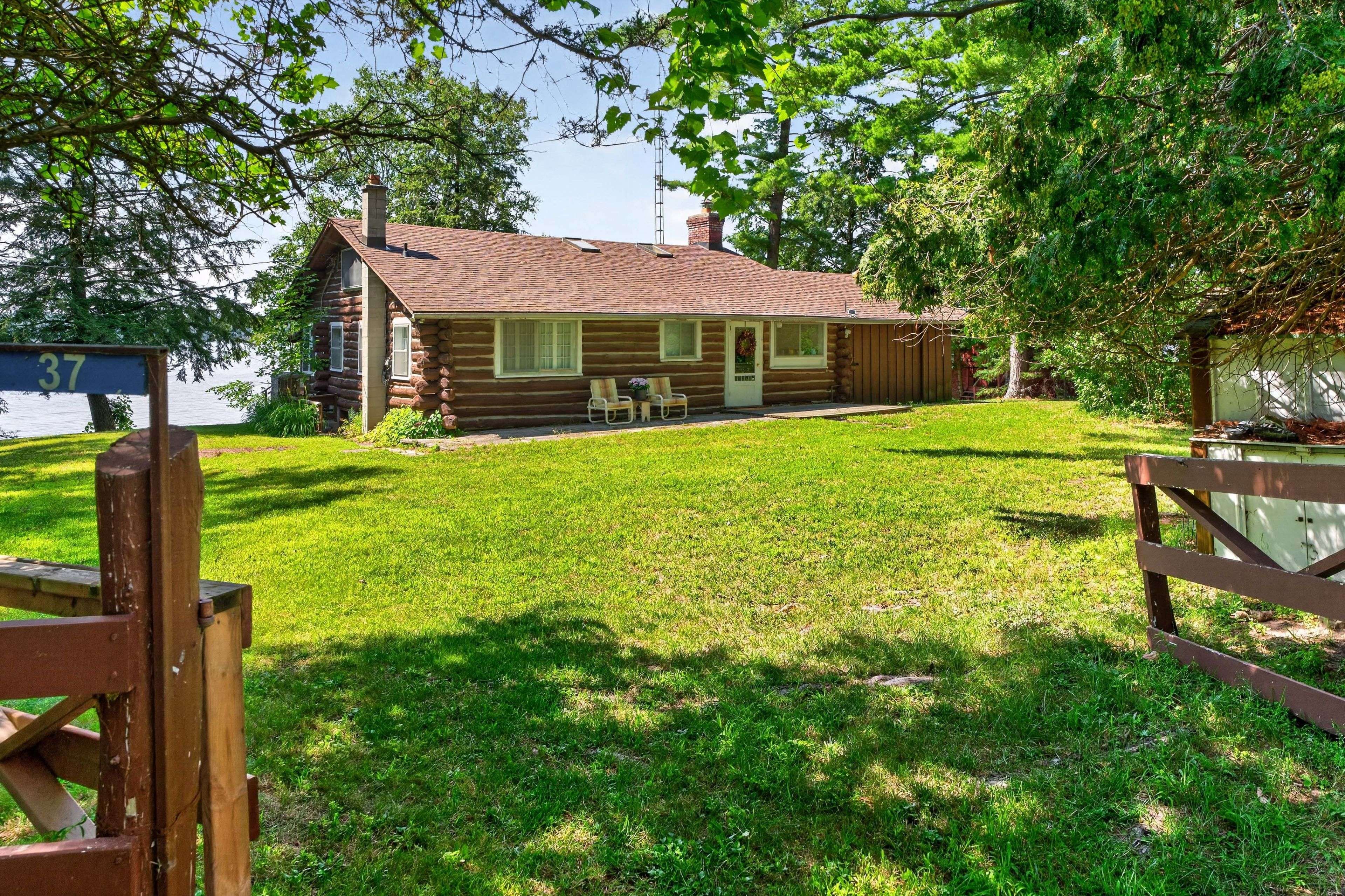 37 Barrel Point RD, Rideau Lakes, ON K0G 1E0