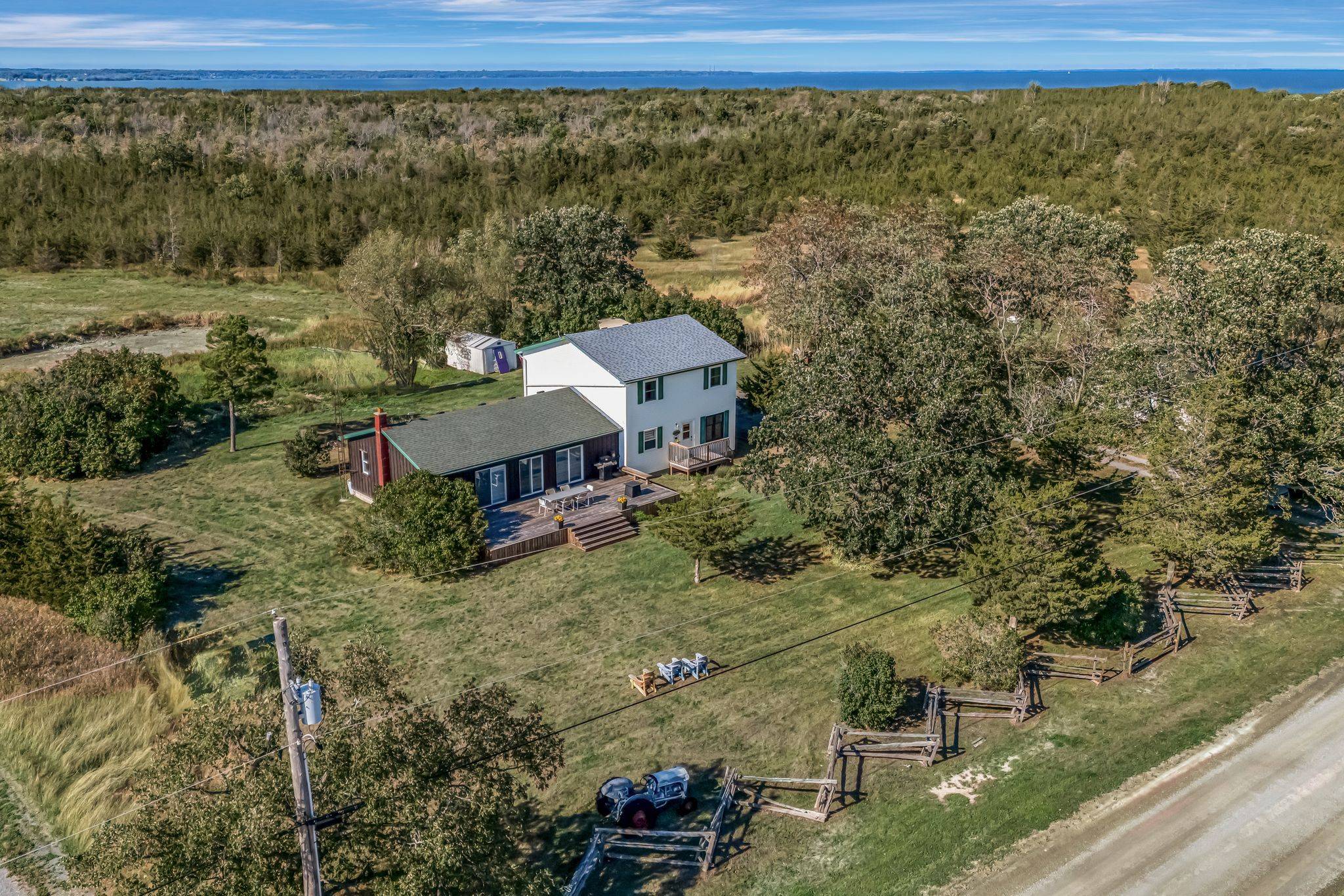 1253 Babylon RD, Prince Edward County, ON K0K 2T0