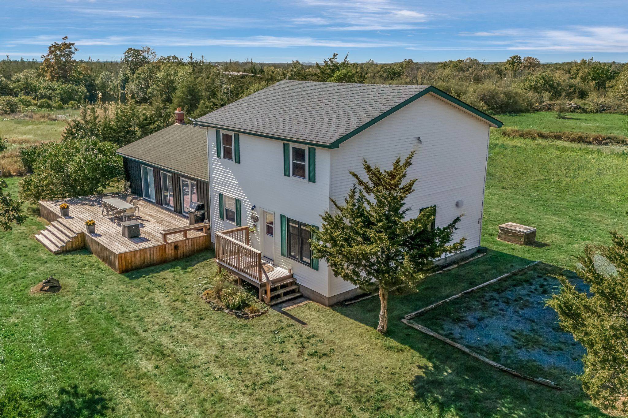 1253 Babylon RD, Prince Edward County, ON K0K 2T0