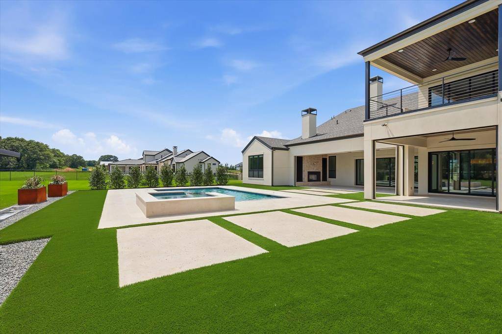 1418 Clydesdale Road, Bartonville, TX 76226