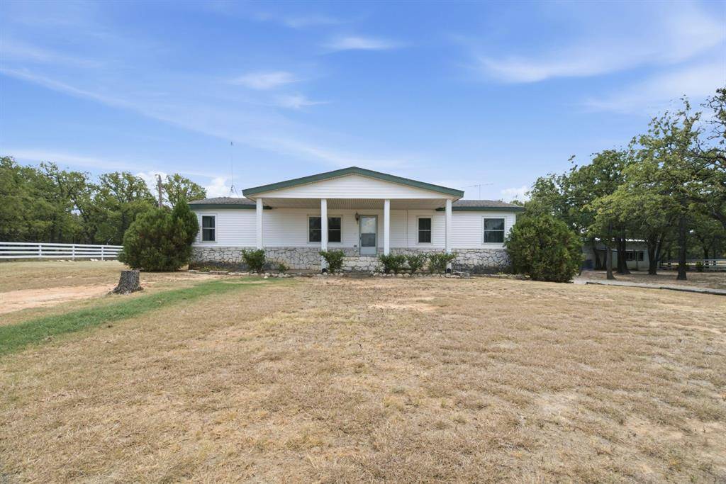 803 Spring Valley Road, Paradise, TX 76073