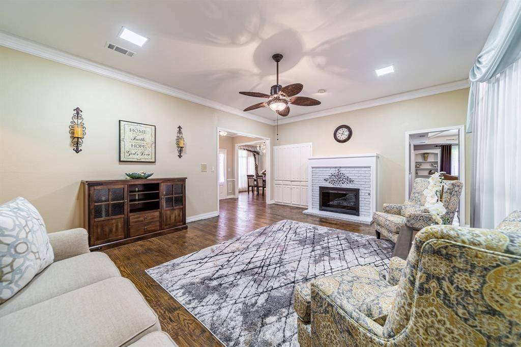3305 Eisenhower Lane, Plano, TX 75023