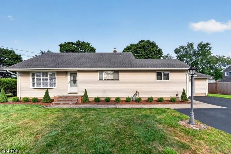 10 Frances Rd, Lincoln Park Boro, NJ 07035