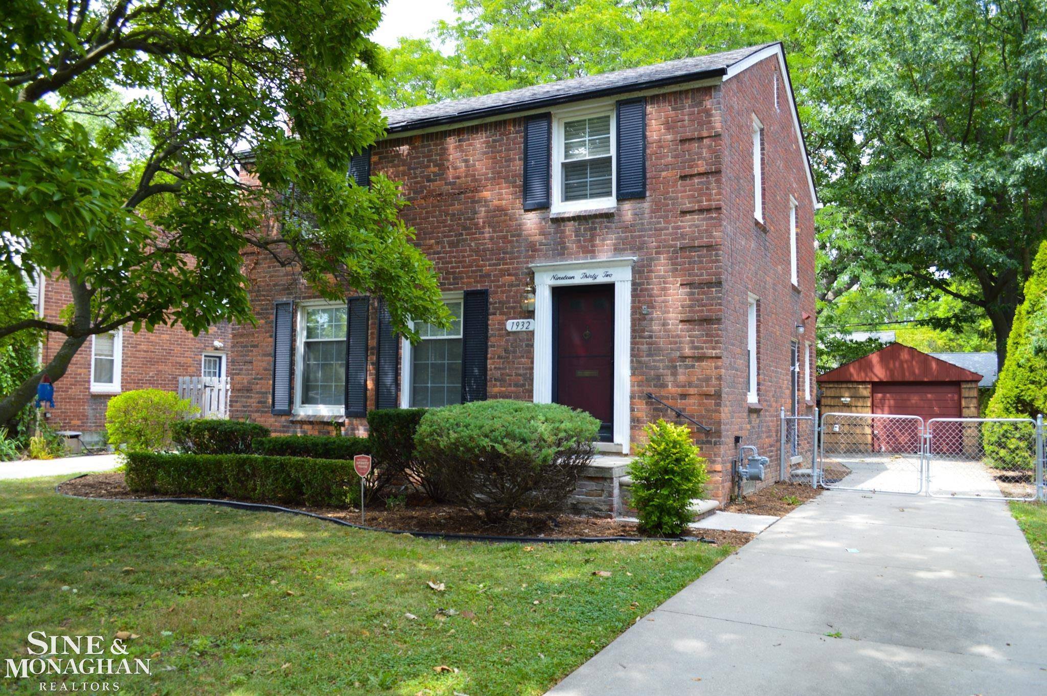 1932 Allard AVE, Grosse Pointe Woods, MI 48236