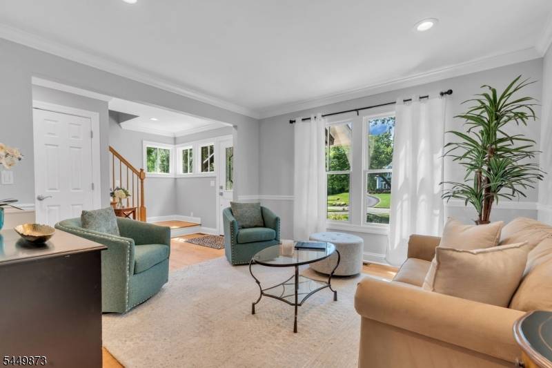 35 Castle Way, Bernards Twp., NJ 07920