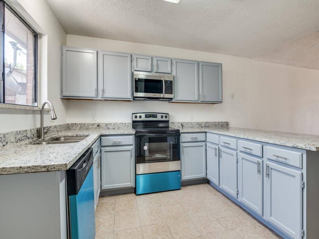 917 Westover Drive, Lancaster, TX 75134