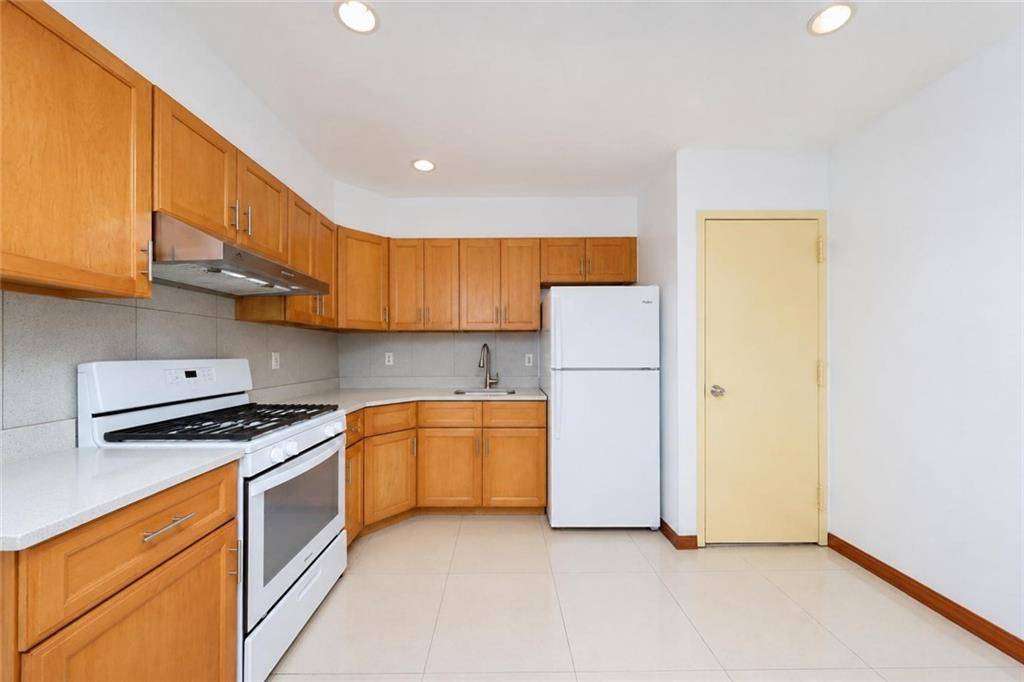 667 61st ST #3C, Brooklyn, NY 11220