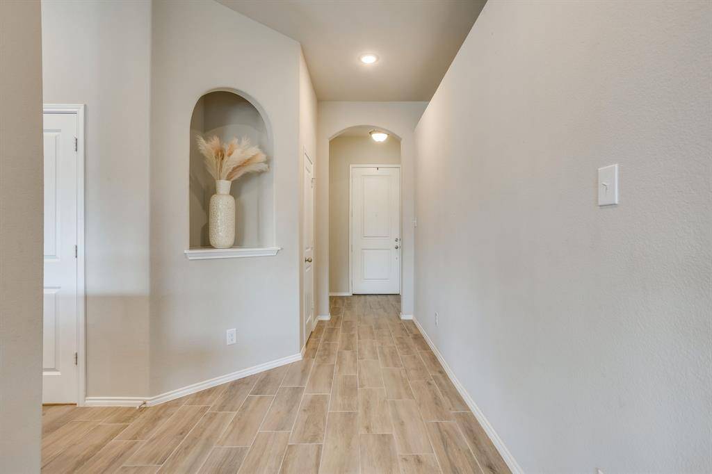 533 Lela Circle, Keene, TX 76059