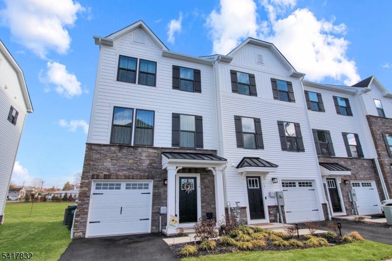 14 Saw Mill Circle, Hackettstown Town, NJ 07840