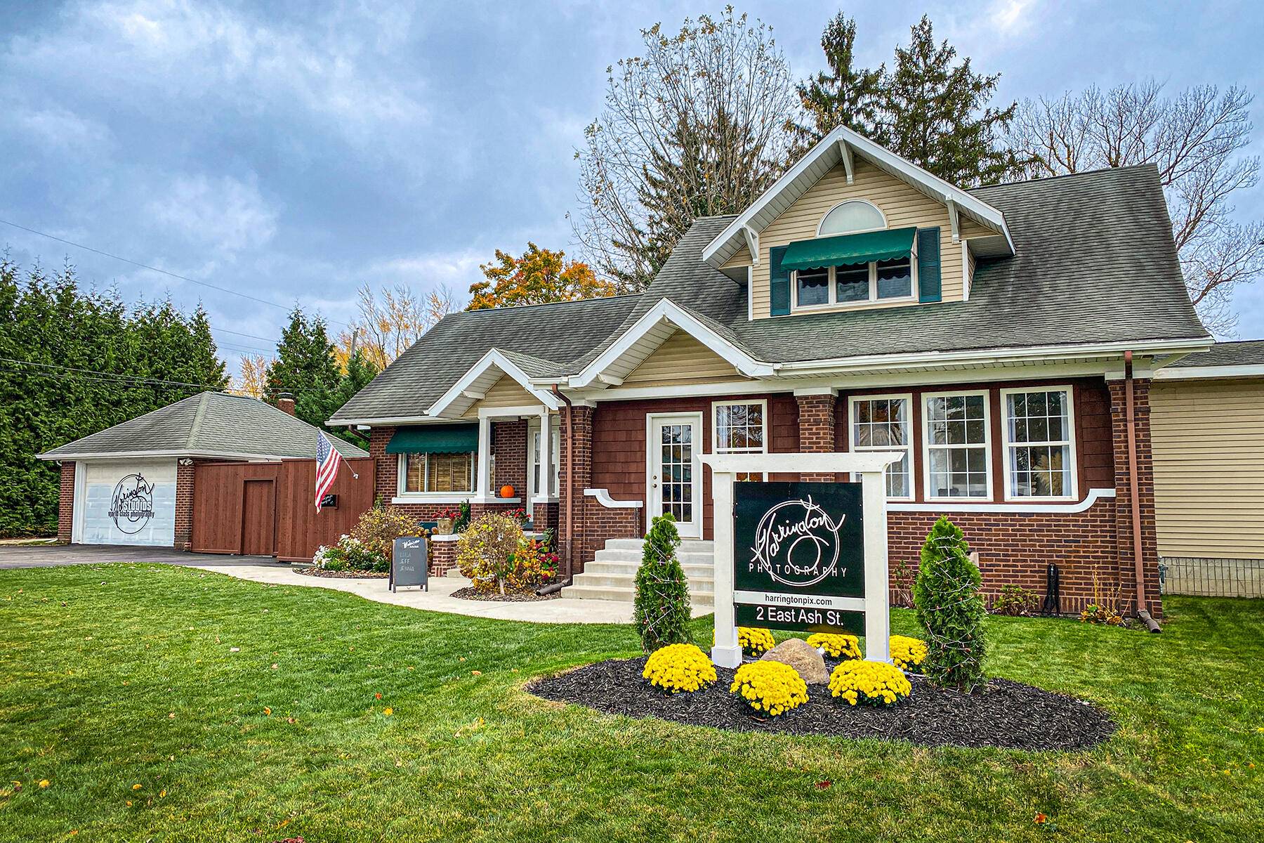 2 E Ash ST E, Three Oaks Vllg, MI 49128