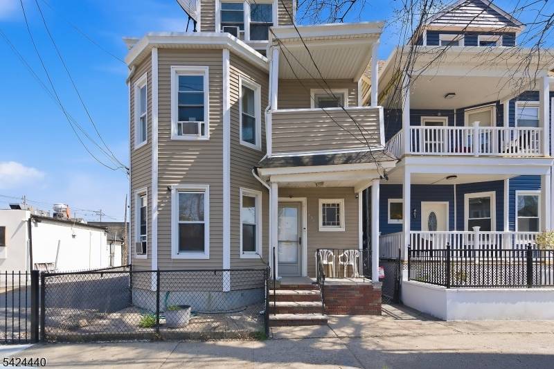 459 E 18Th St, Paterson City, NJ 07514