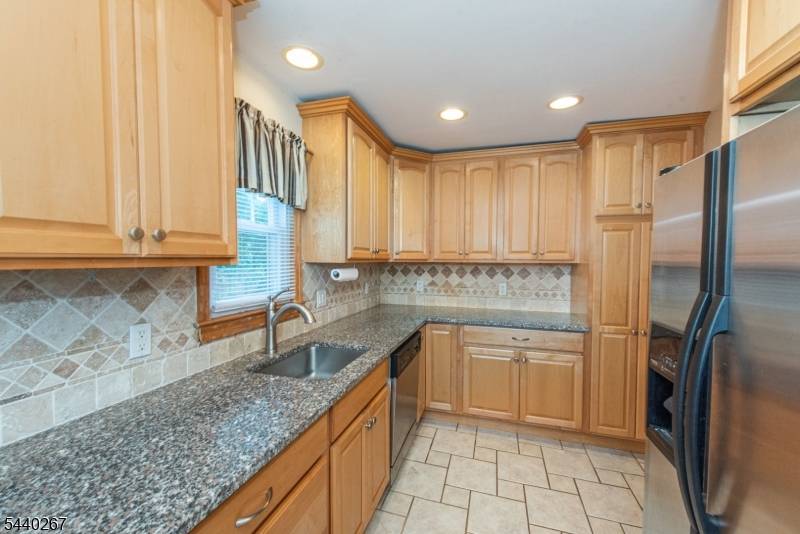 5 Hillside Ave, Mine Hill Twp., NJ 07803