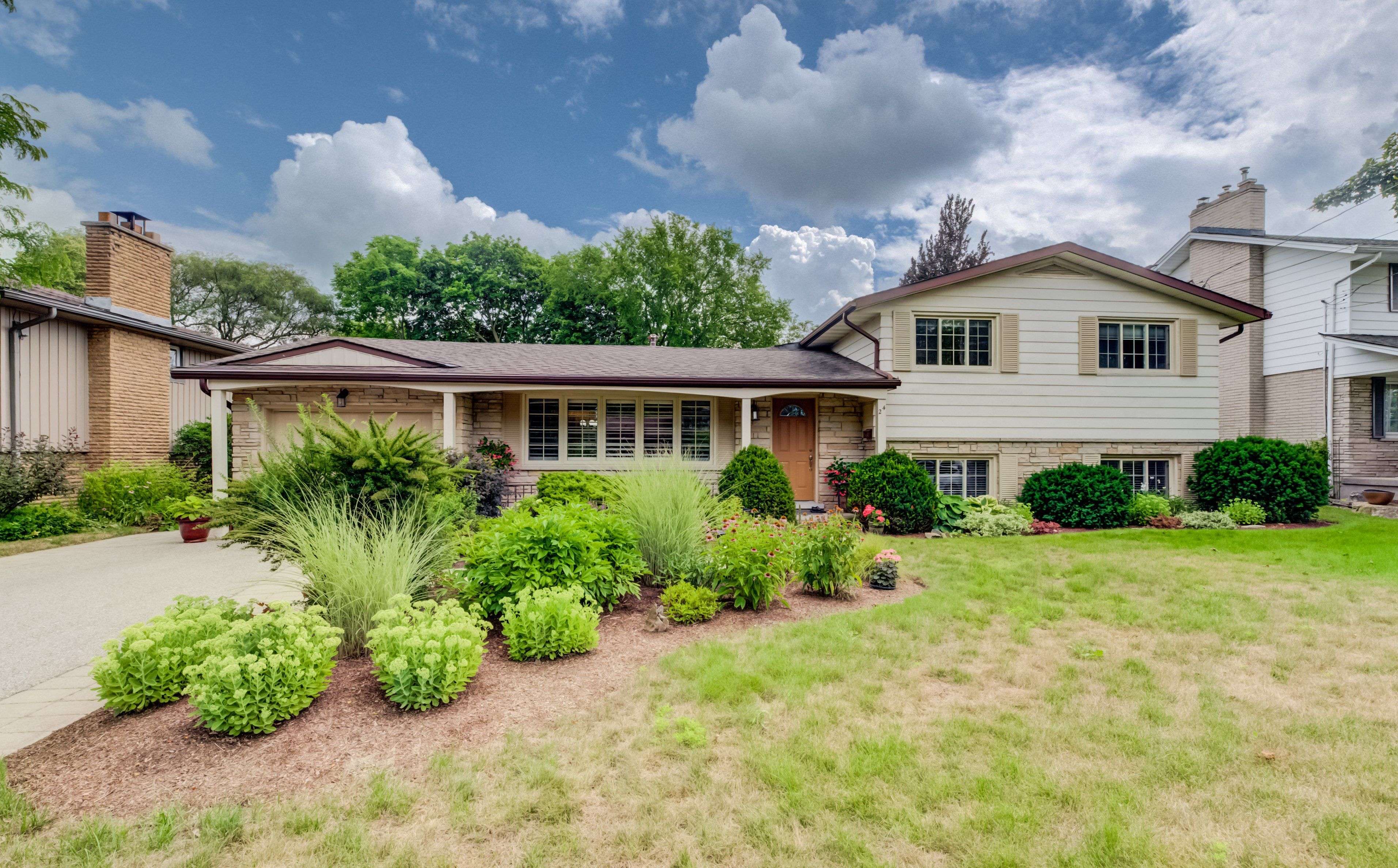 24 Maplewood DR, Guelph, ON N1G 1L8