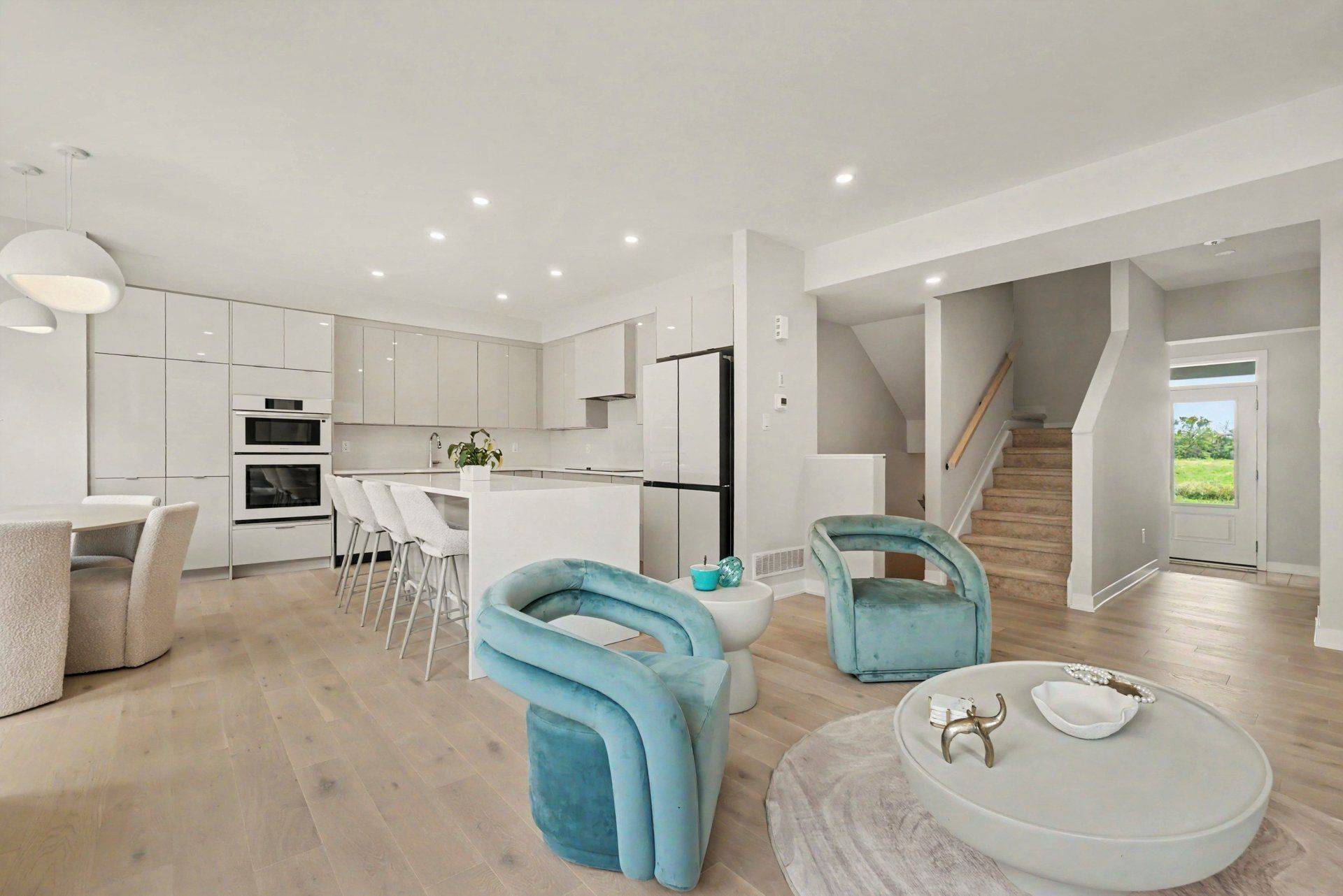 396 Peninsula RD, Barrhaven, ON K2J 7M5