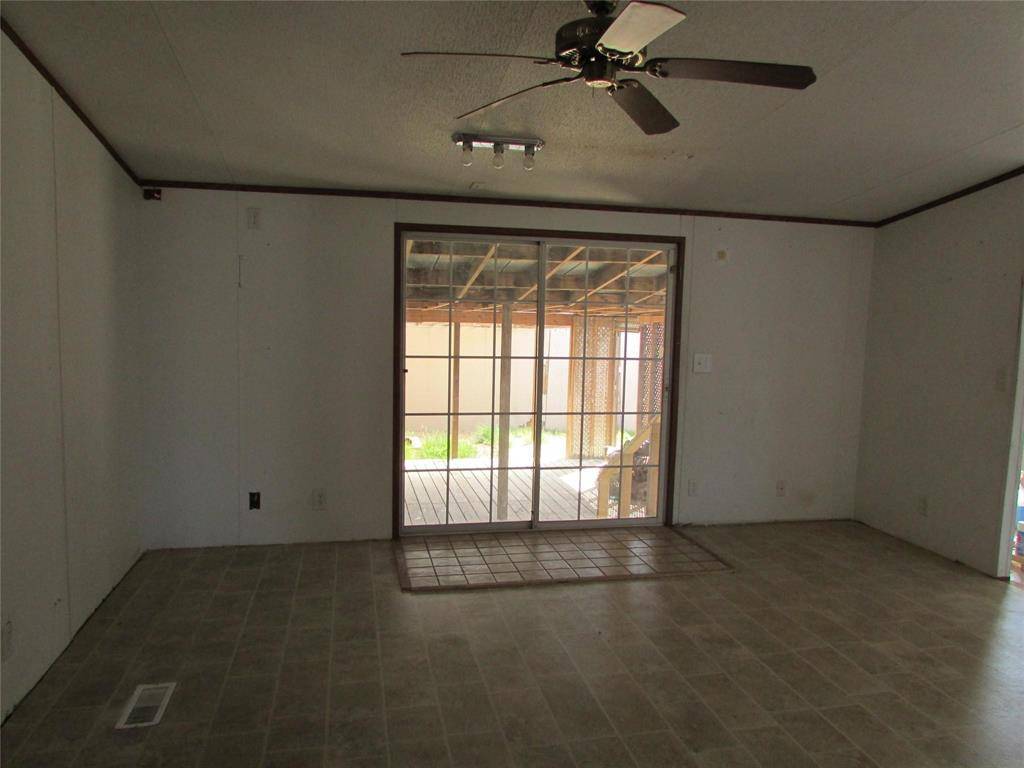 10325 County Road 470, Blue Ridge, TX 75424