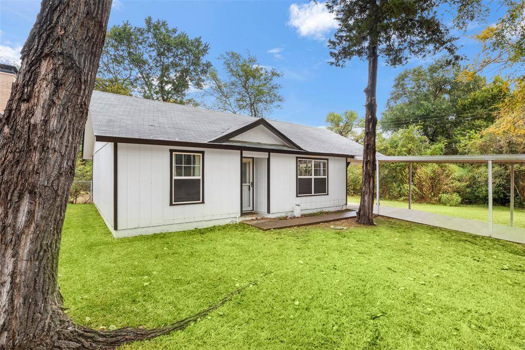 521 Hilltop Drive, Tool, TX 75143