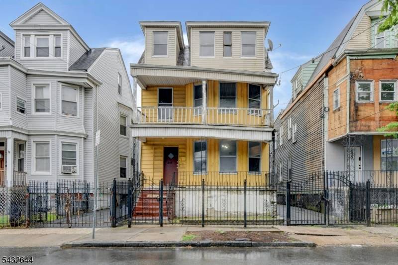 249 4Th St, Newark City, NJ 07107