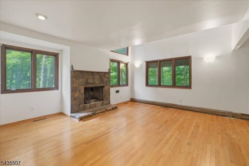 17 Village Way #6, Vernon Twp., NJ 07462