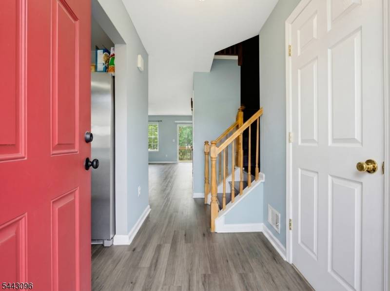 57 Victoria Dr, Franklin Twp., NJ 08873