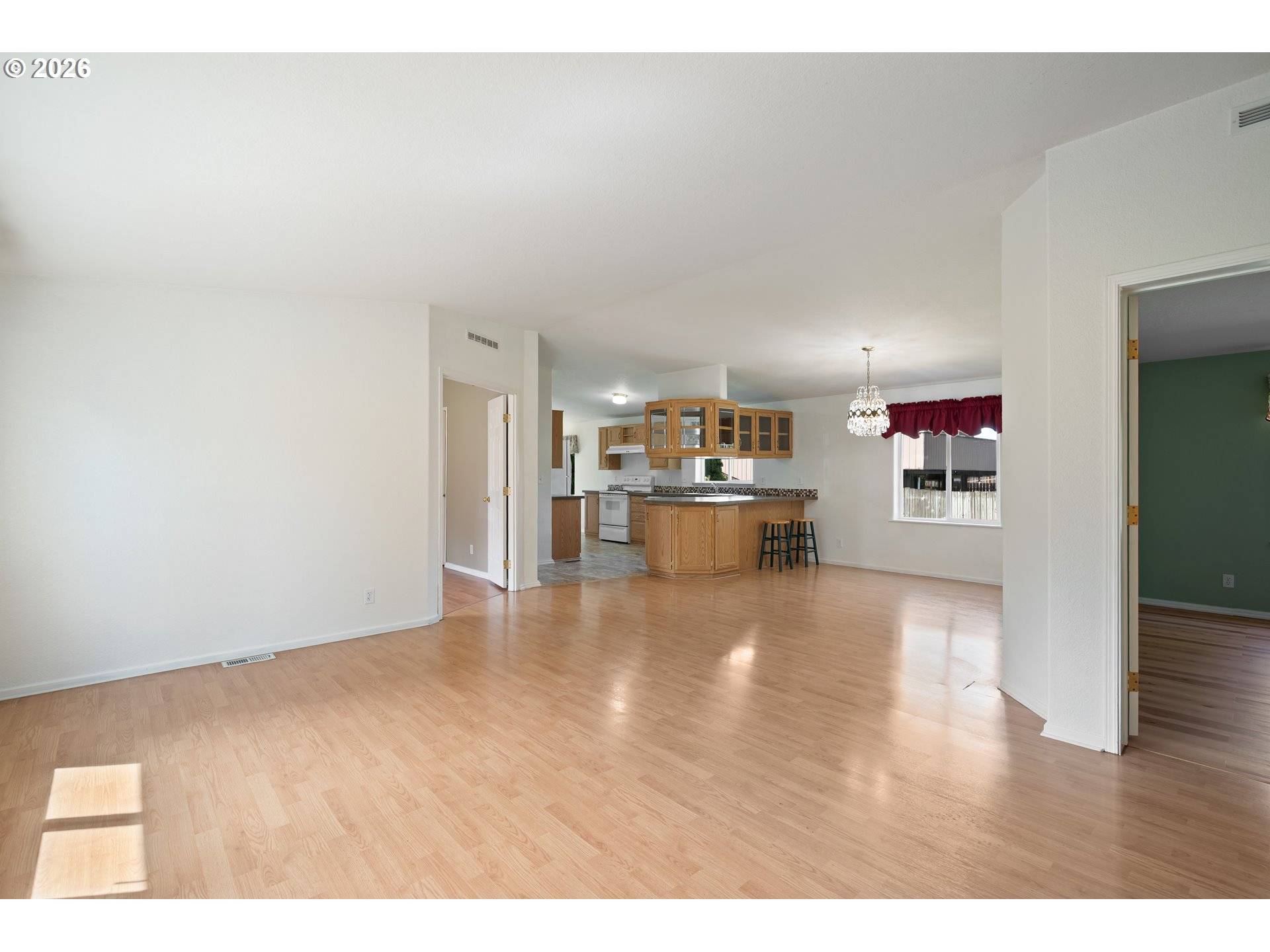 827 NE WOODARD AVE, Castle Rock, WA 98611