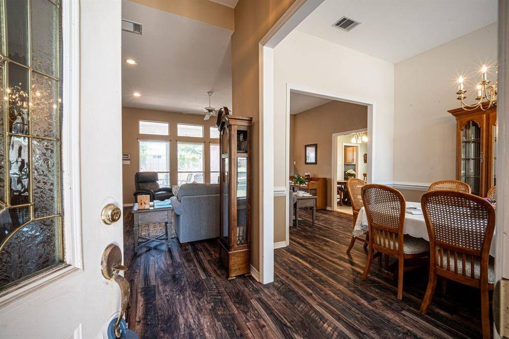 103 Meadow Glen Lane, Ovilla, TX 75154