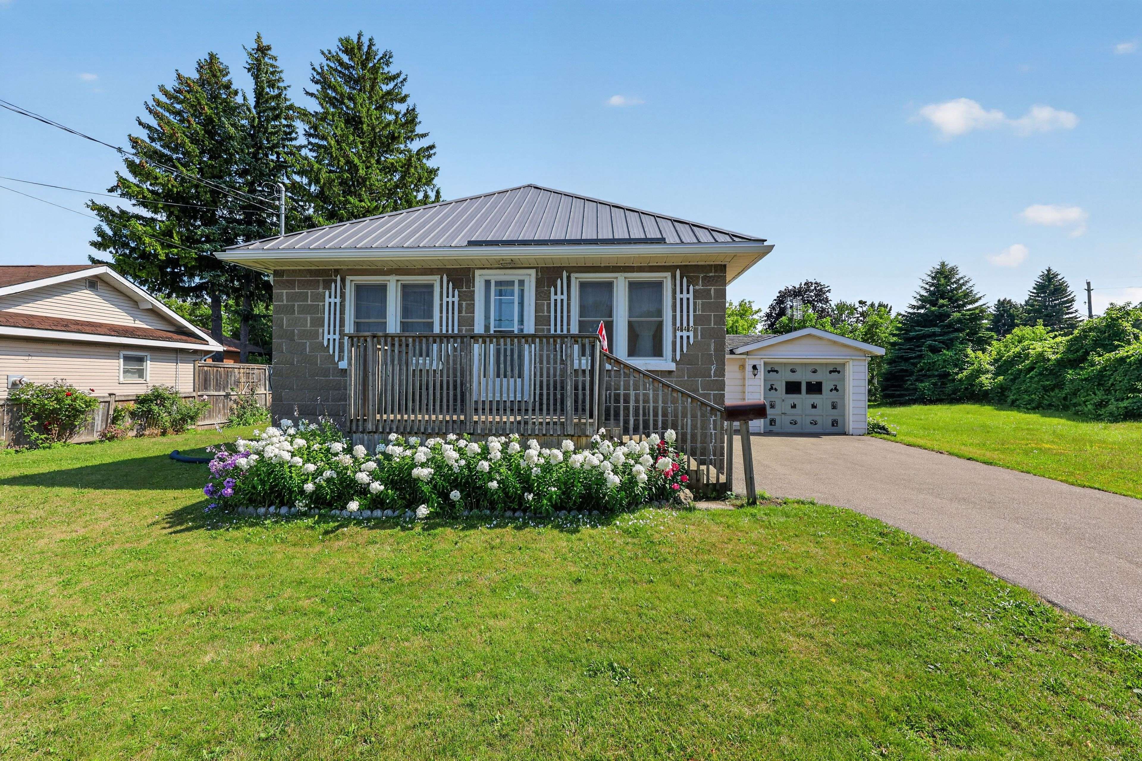 442 Hume ST, Collingwood, ON L9Y 1W6