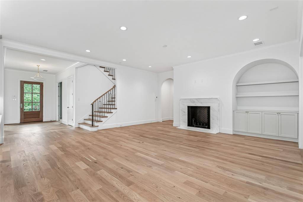 9624 Bellewood Drive, Dallas, TX 75238