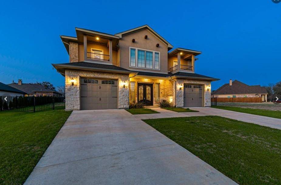 202 Scenic Drive, Heath, TX 75032