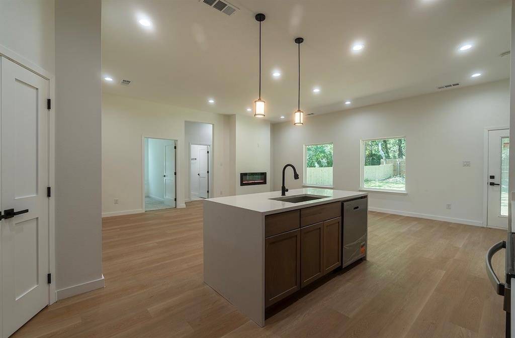 3315 Kyser, Dallas, TX 75216
