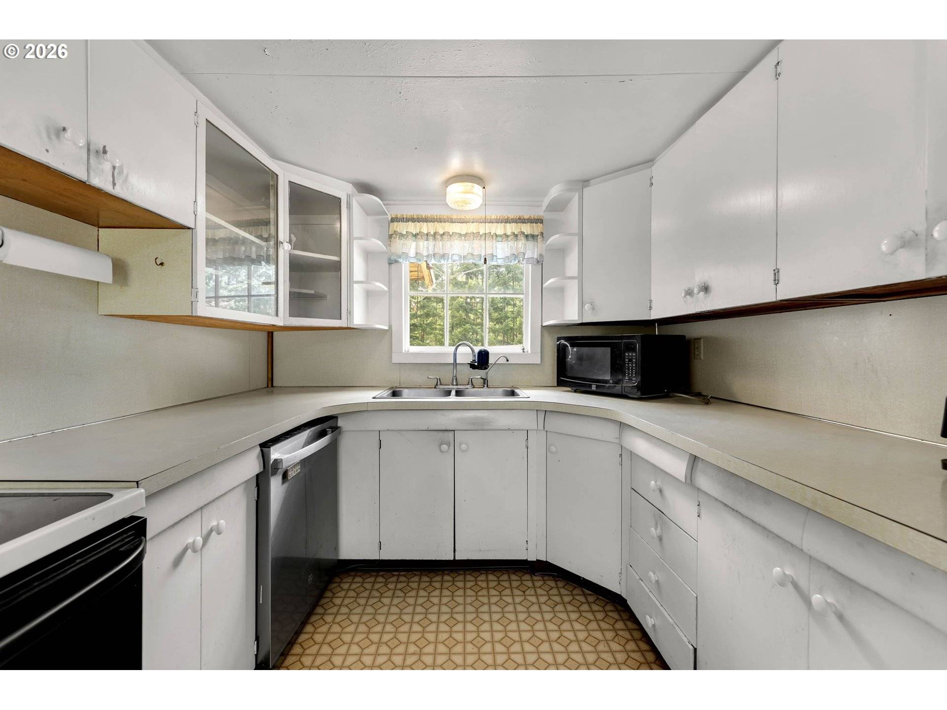 211 YOUNG RD, Cook, WA 98605