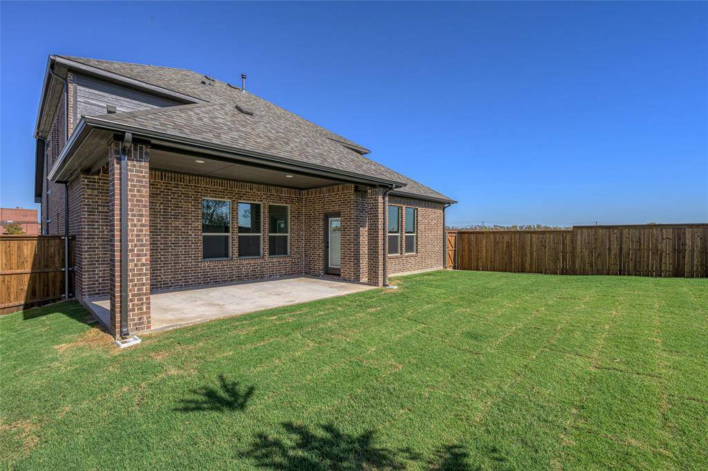 613 Brazos Drive, Van Alstyne, TX 75495